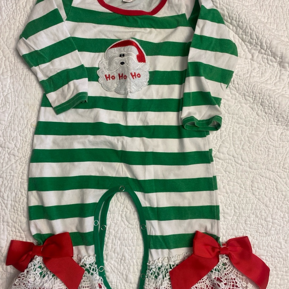 Boutique Baby Long Sleeve Christmas Santa Green Striped Romper Size 12/18 Month
